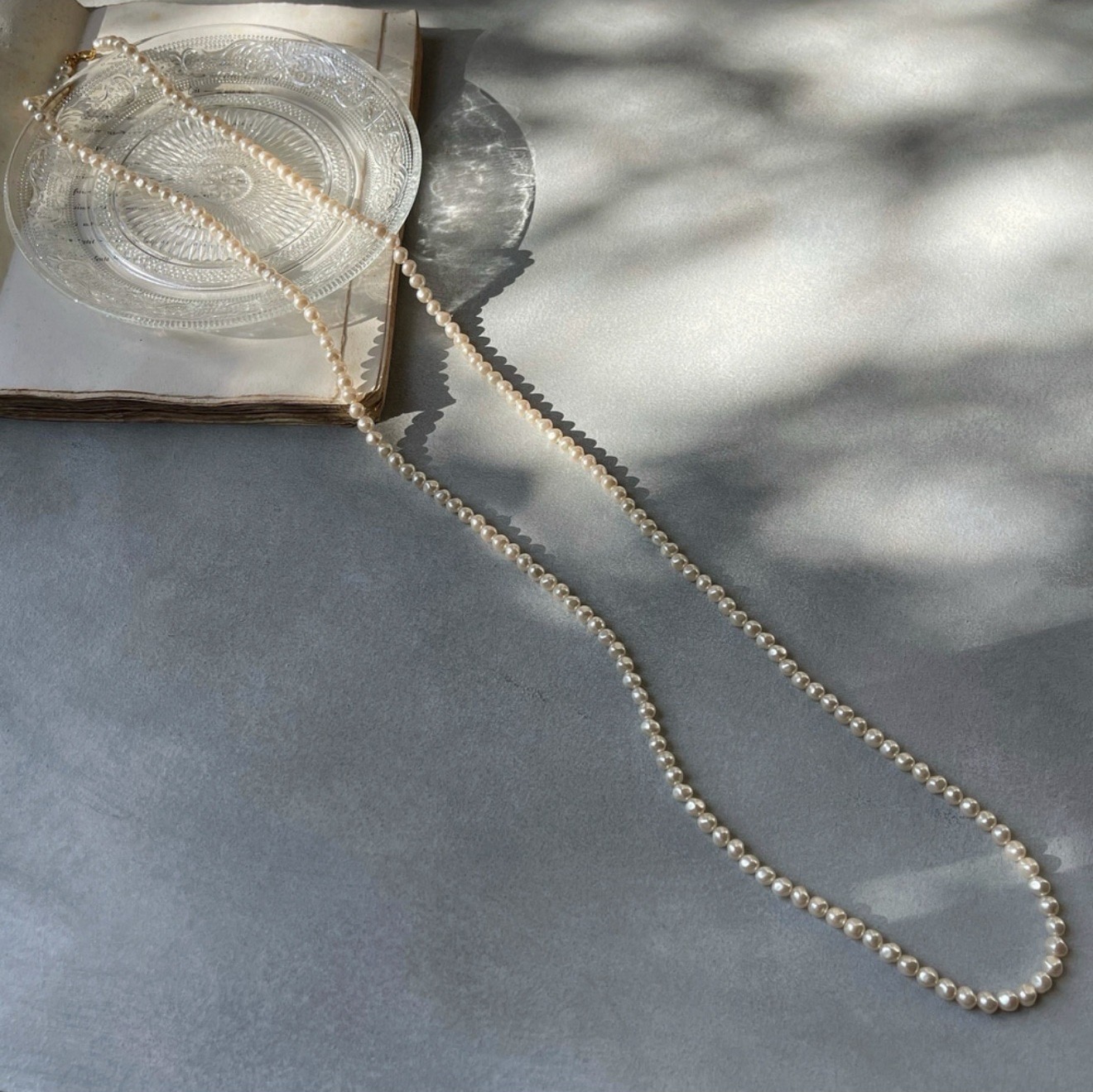 アレンジ自在。オフホワイト ロング バロックパールネックレス  120cm